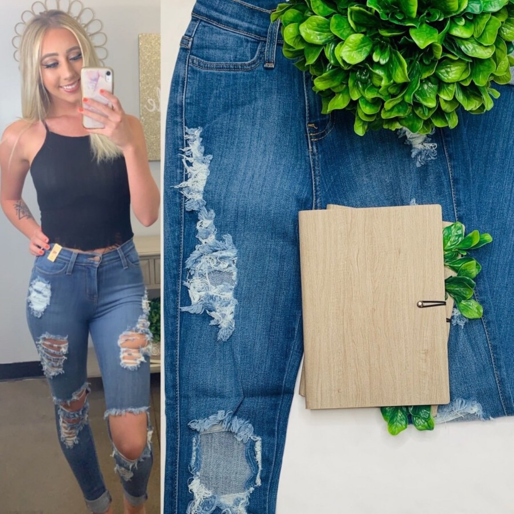 Brand New Vibrant Medium Wash Jeans Size 7